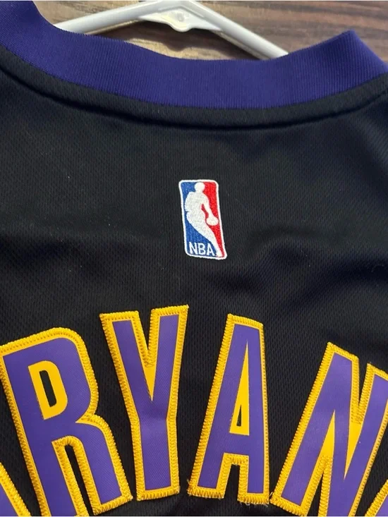 Adidas Lakers Kobe Bryant Hollywood Nights Sleeved Alternate Jersey mens L - Picture 9 of 9